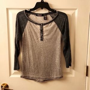 Lace sleeved distressed henley